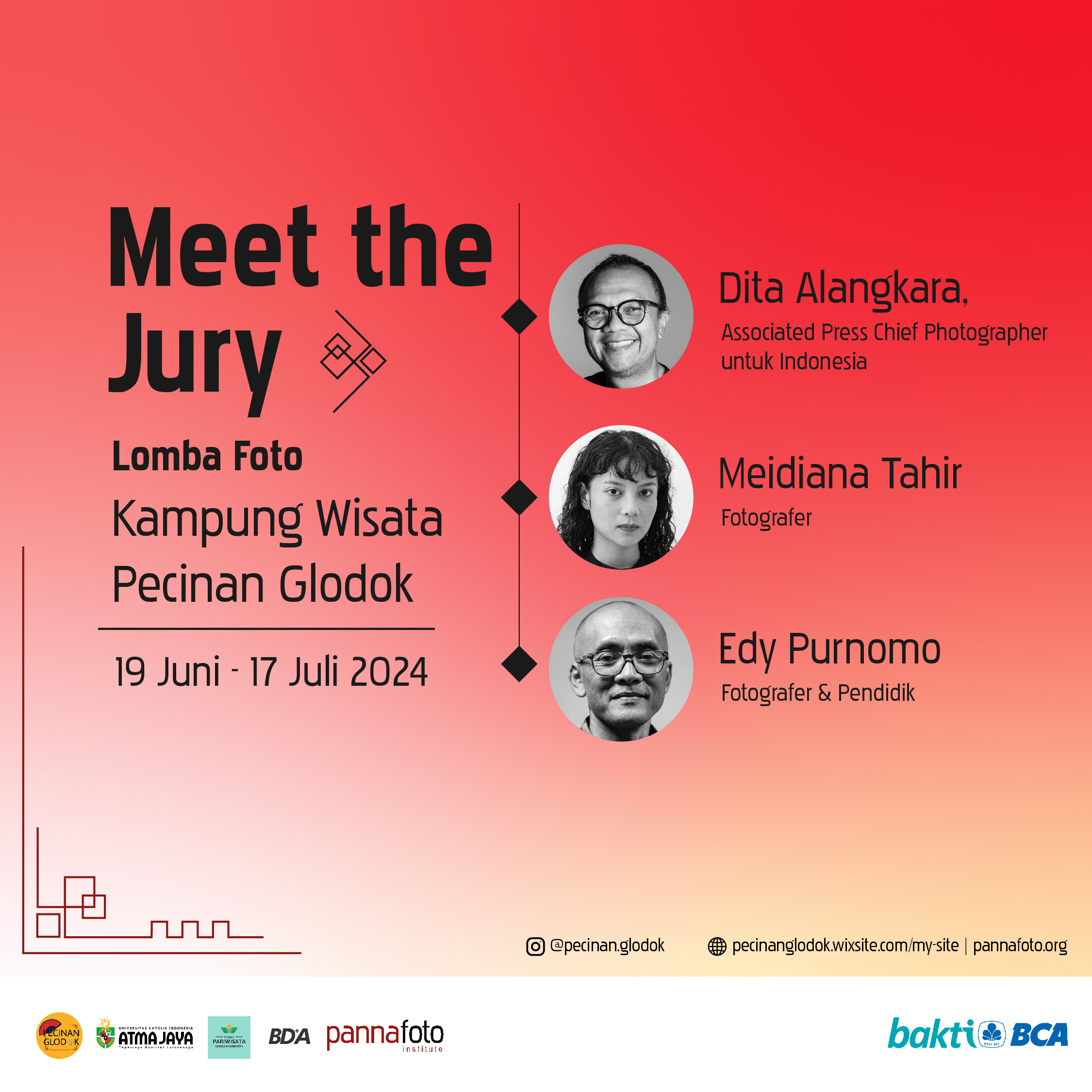 Juri meninjau karya foto yang dikirimkan peserta lomba internasional